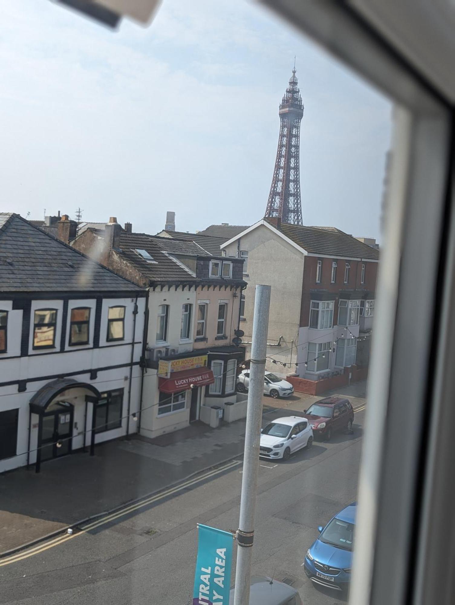 Wonky Towers Bed & Breakfast Blackpool Luaran gambar